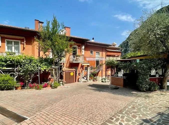 Baitone - Nature Village Hotel Malcesine